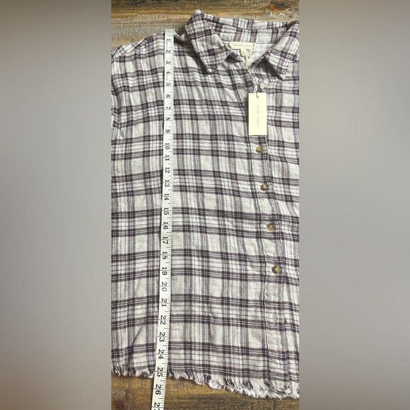 Gilded intent frayed hem Plaid Button-Up Women’s Top - Picture 7 of 9